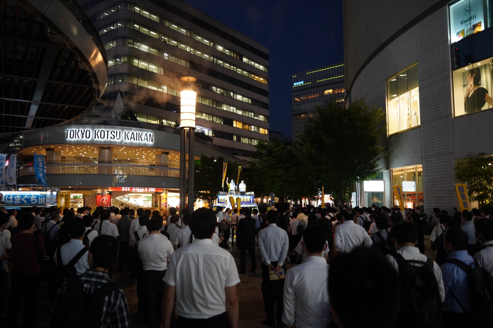 【東京】「人のこと、相手のことを第一に考える政治を実現したい」玉木代表が有楽町駅前で演説
