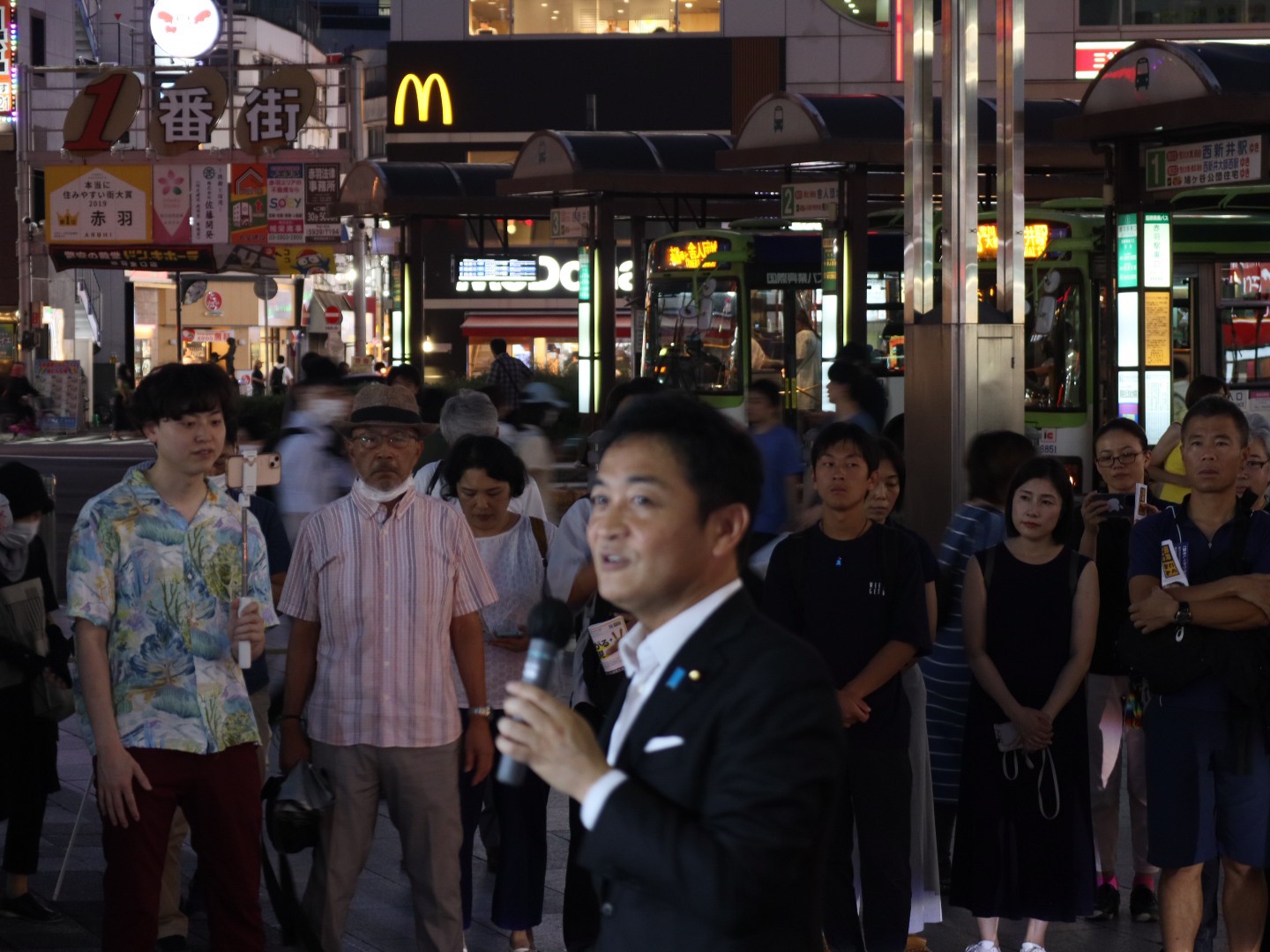 【東京】「安定した年金が必要」玉木代表が赤羽駅前で演説
