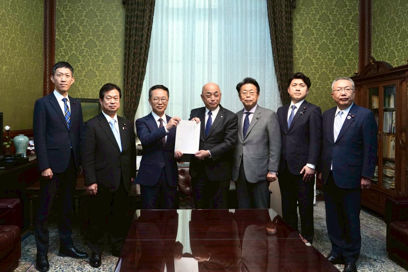 【法案提出】議員立法「企業団体献金規制強化法案」を提出